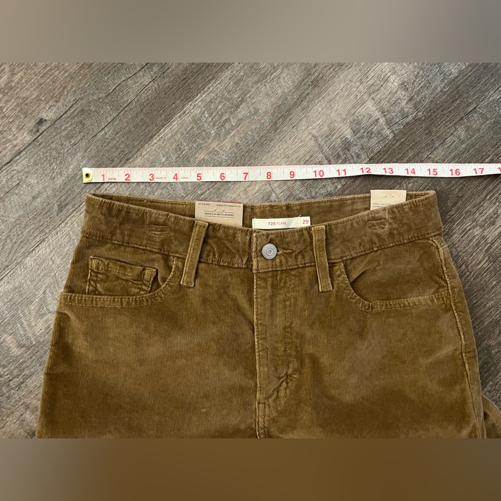 Levi's 726 High Rise Flare Corduroy Jeans-Size 29x32 - Picture 7 of 8